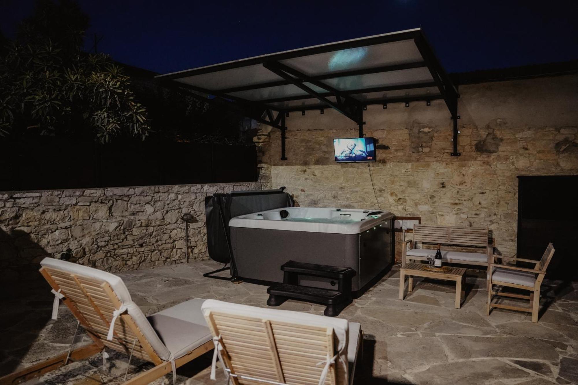 The Stonehouse Suites With Private Bath Spas Лімасол Екстер'єр фото