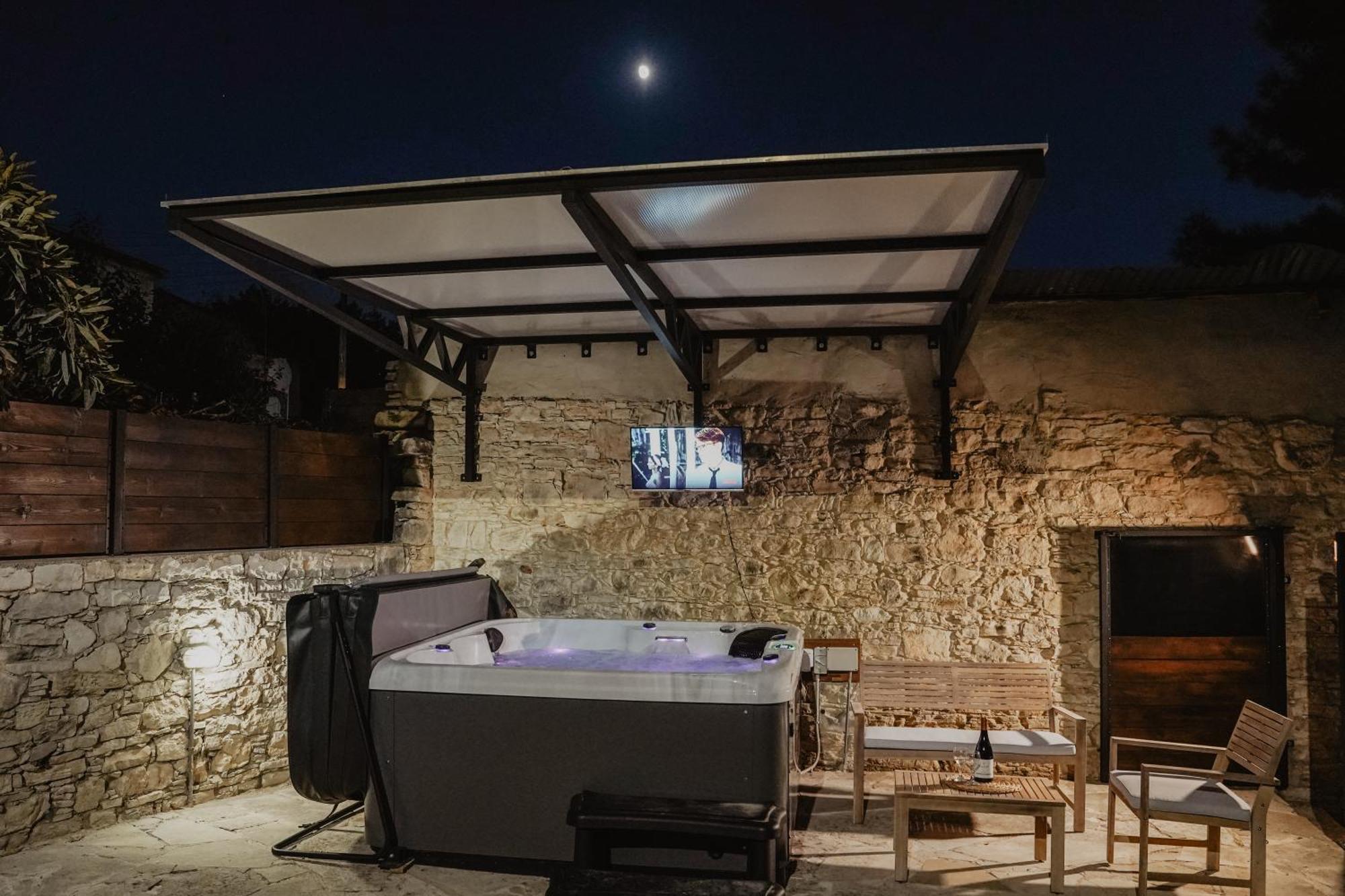 The Stonehouse Suites With Private Bath Spas Лімасол Екстер'єр фото