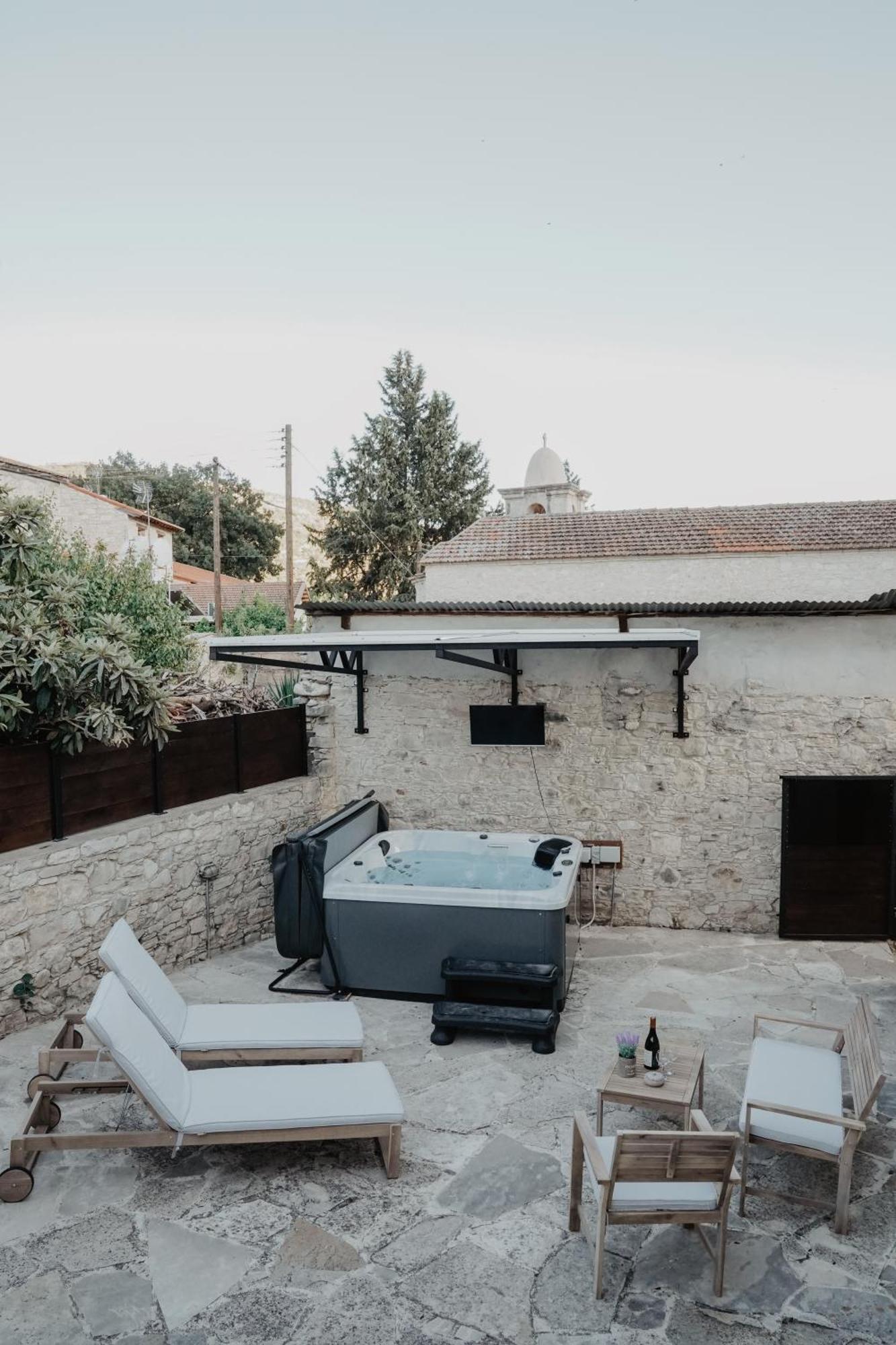 The Stonehouse Suites With Private Bath Spas Лімасол Екстер'єр фото