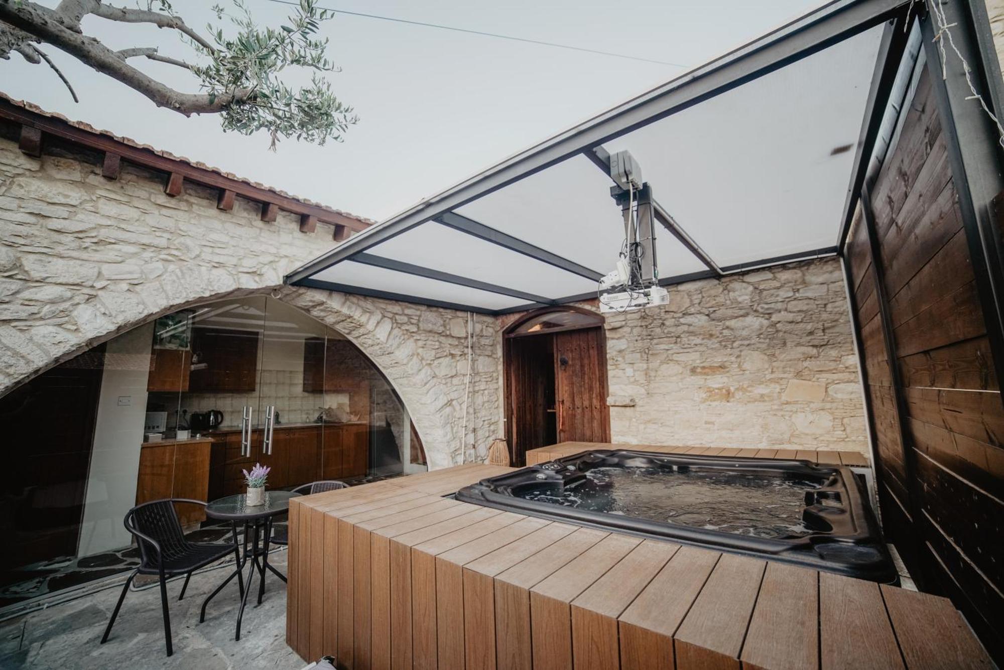 The Stonehouse Suites With Private Bath Spas Лімасол Екстер'єр фото