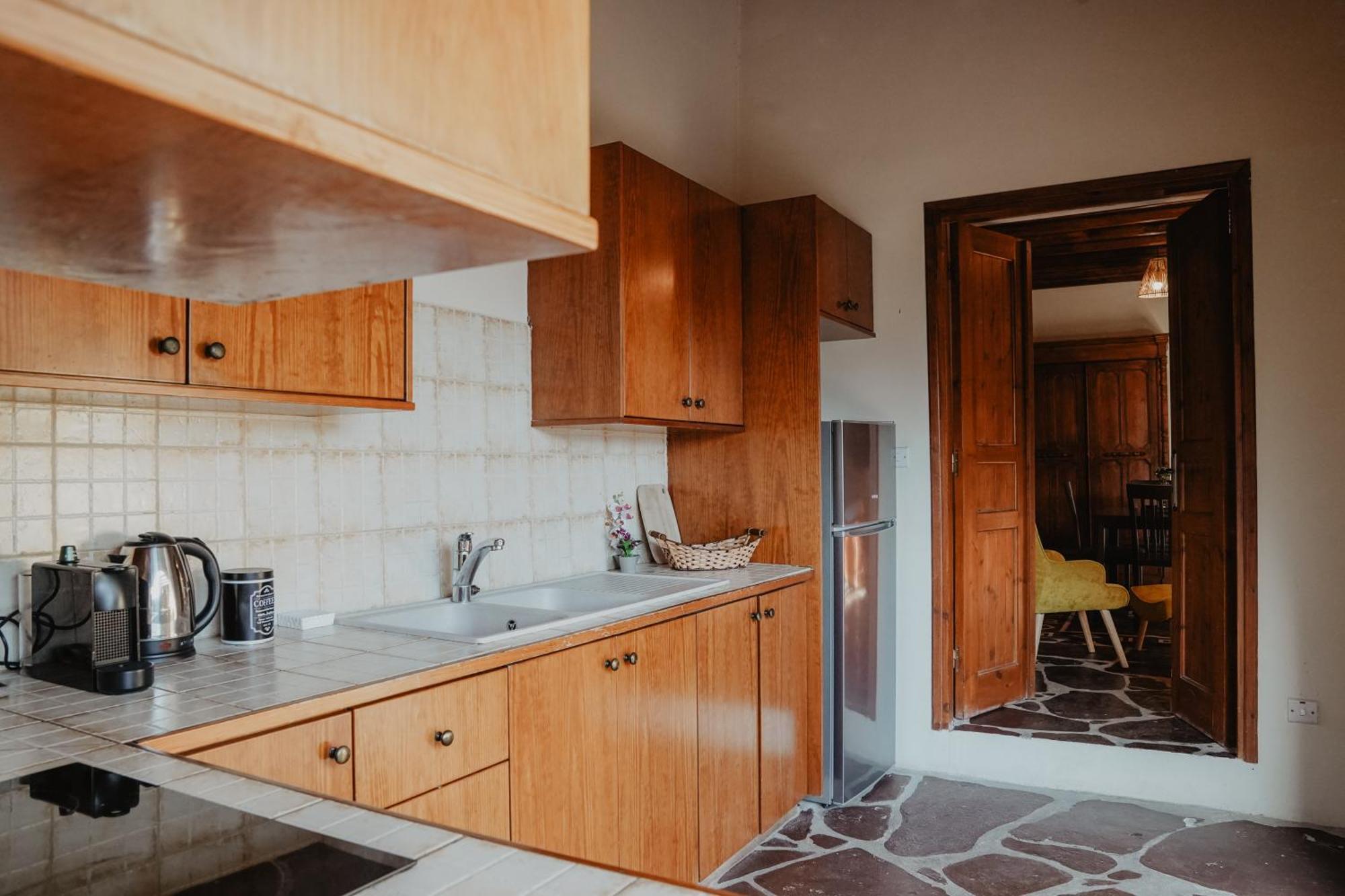 The Stonehouse Suites With Private Bath Spas Лімасол Екстер'єр фото