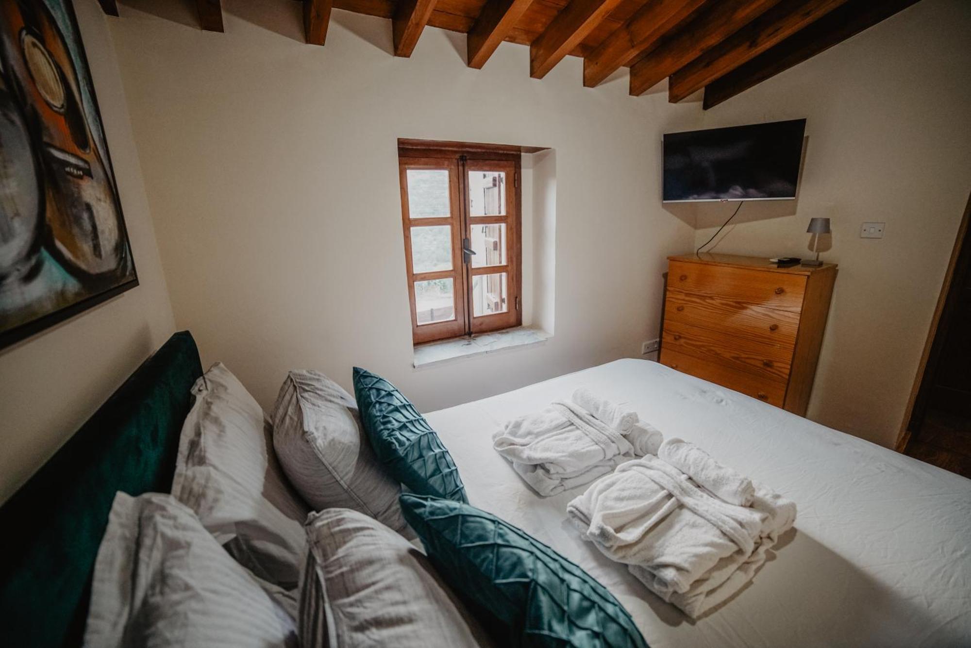 The Stonehouse Suites With Private Bath Spas Лімасол Номер фото