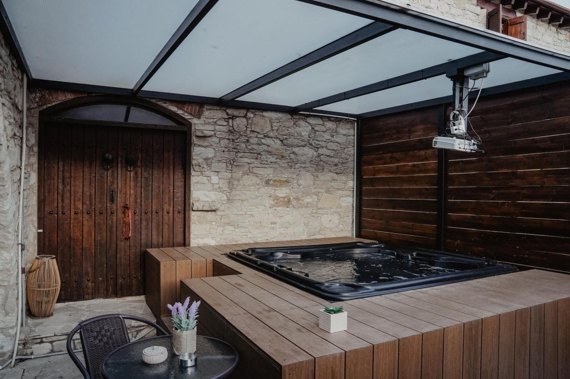 The Stonehouse Suites With Private Bath Spas Лімасол Номер фото