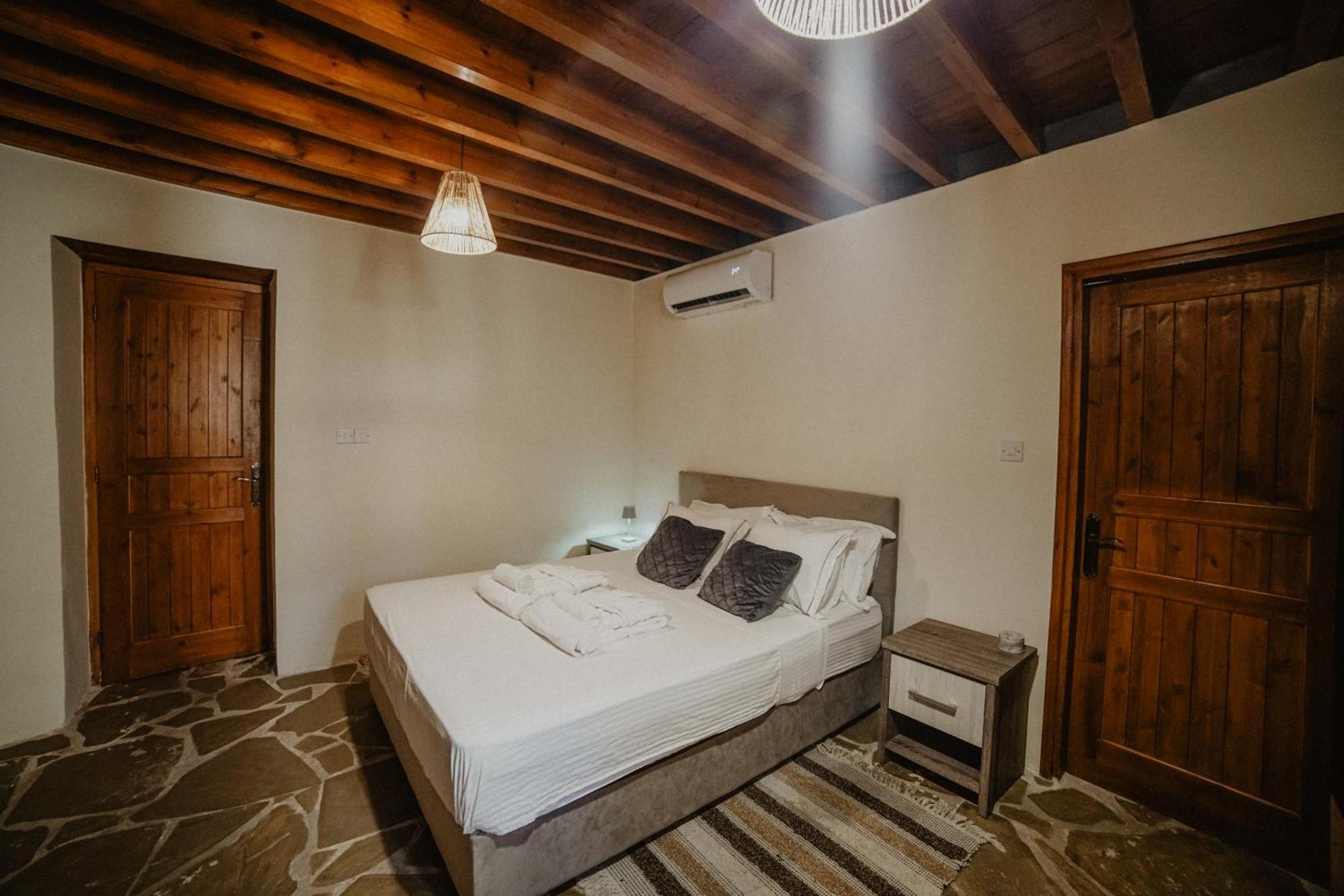 The Stonehouse Suites With Private Bath Spas Лімасол Номер фото