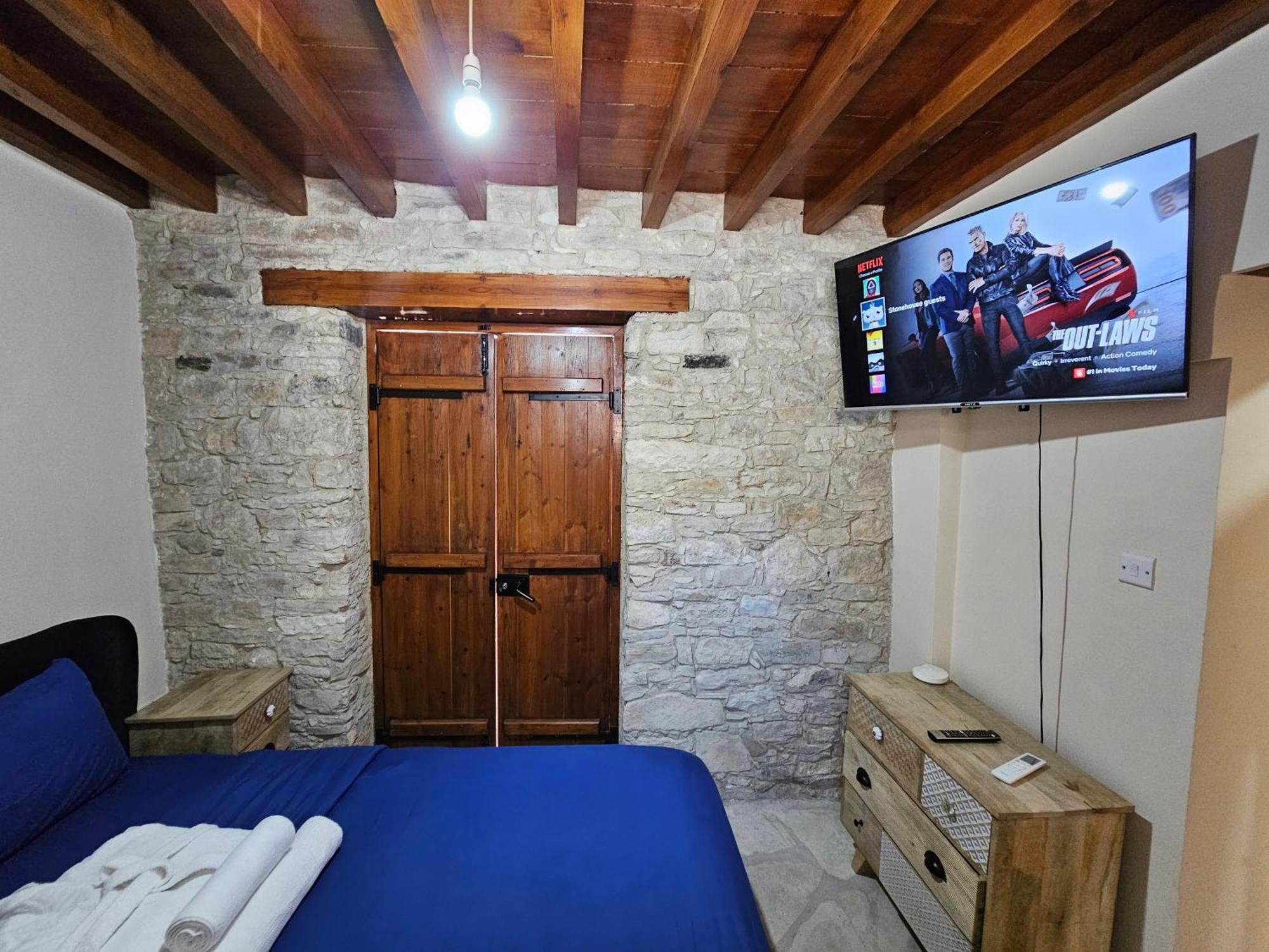 The Stonehouse Suites With Private Bath Spas Лімасол Номер фото
